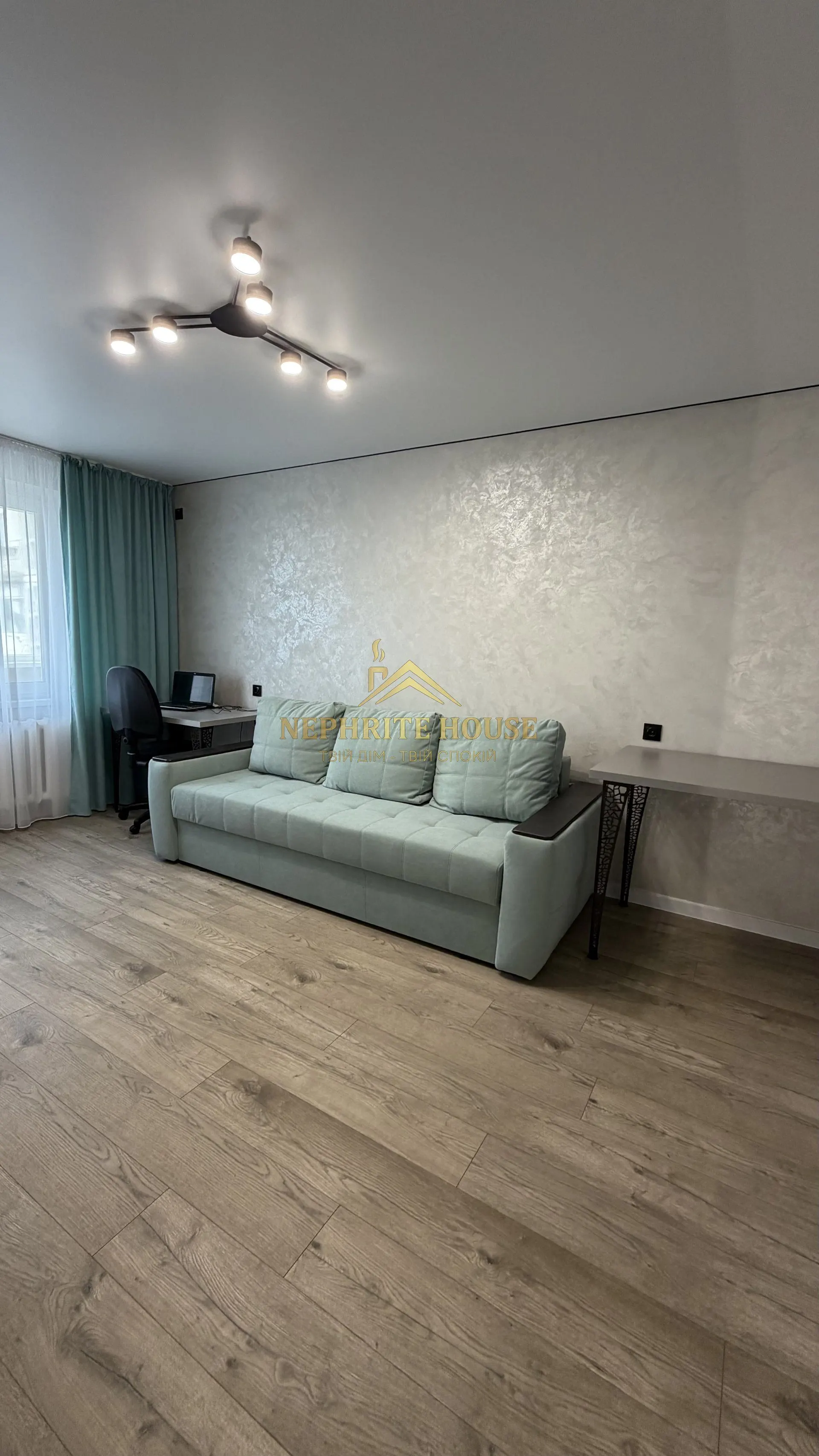 Оренда Оренда двокімнатної квартири  в центрі в Житомирі — нерухомість Nephrite House